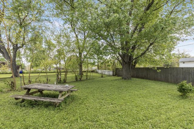 1216 N Dwiggins Court, Griffith, IN 46319