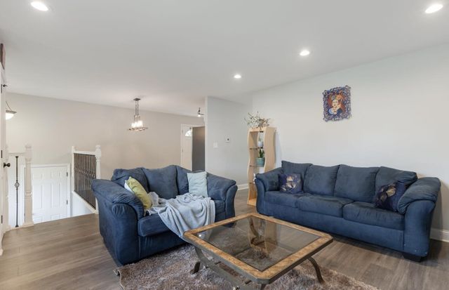 1216 N Dwiggins Court, Griffith, IN 46319