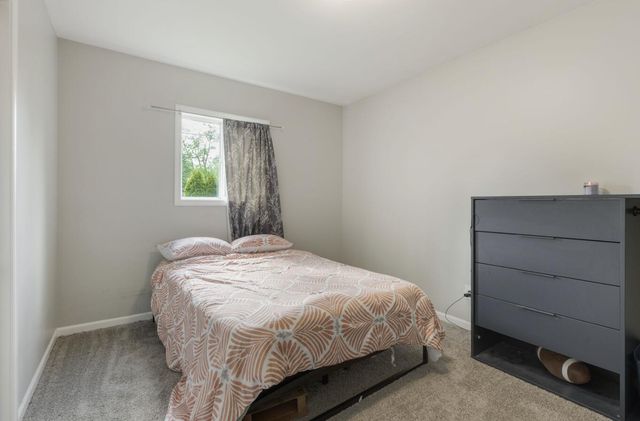 1216 N Dwiggins Court, Griffith, IN 46319