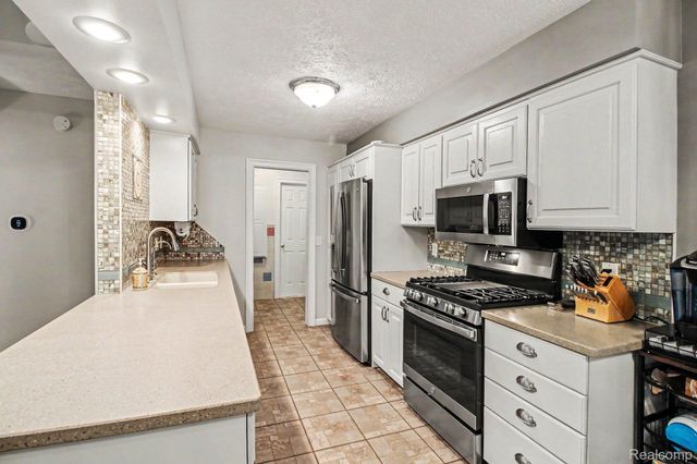 5183 Owosso Road, Handy Township, MI 48836