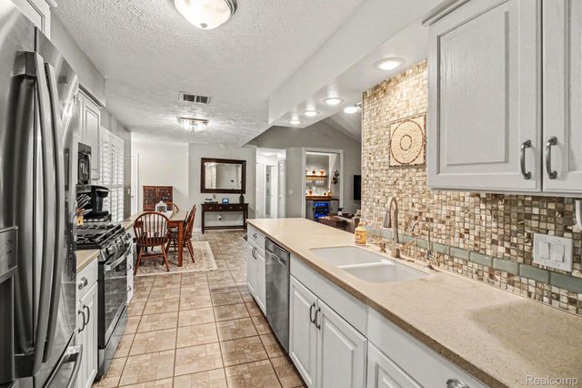 5183 Owosso Road, Handy Township, MI 48836