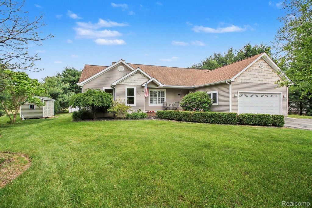 5183 Owosso Road, Handy Township, MI 48836