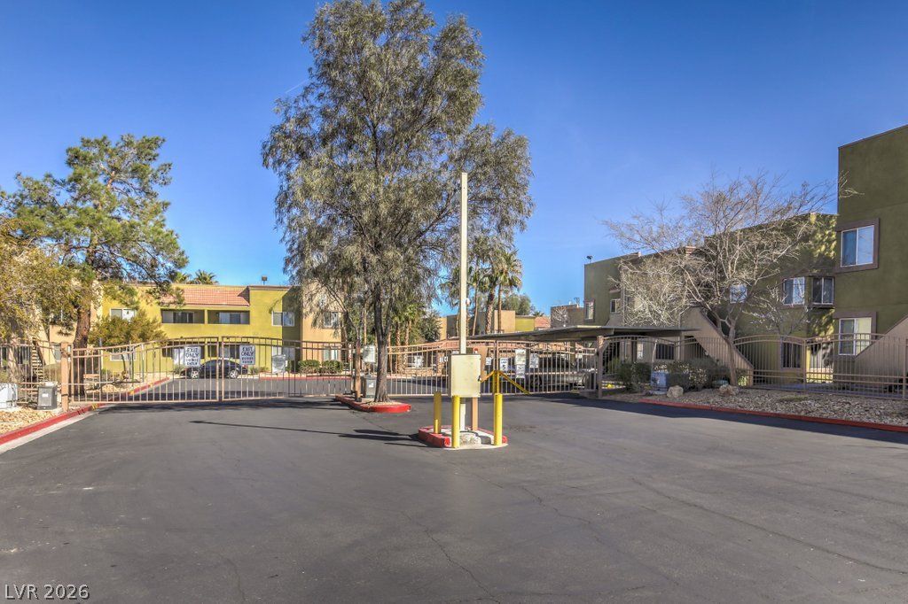 1858 North Decatur Boulevard 204, Las Vegas, NV 89108