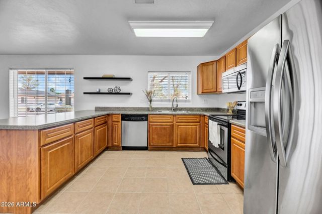 1742 W MENADOTA Drive, Phoenix, AZ 85027