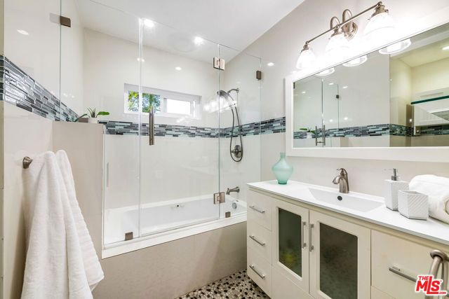 2446 Cheremoya Avenue, Los Angeles, CA 90068