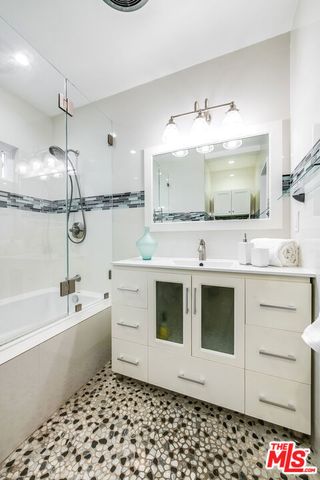 2446 Cheremoya Avenue, Los Angeles, CA 90068