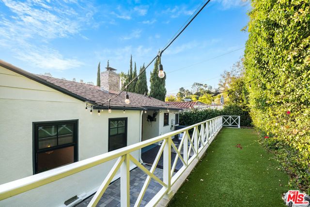 2446 Cheremoya Avenue, Los Angeles, CA 90068