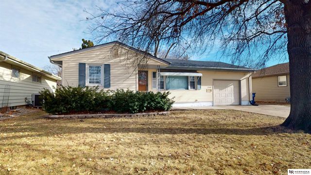 2140 N Clarmar Avenue, Fremont, NE 68025
