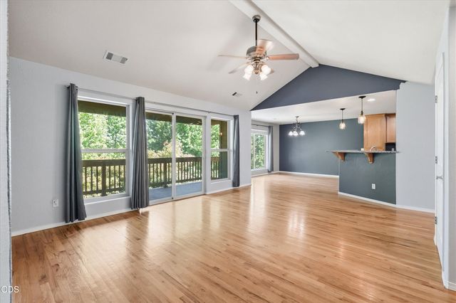 1056 Highlands Drive, Eagle Point, OR 97524