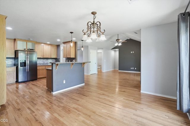1056 Highlands Drive, Eagle Point, OR 97524