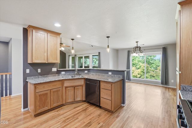 1056 Highlands Drive, Eagle Point, OR 97524