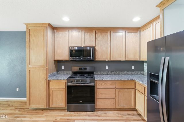 1056 Highlands Drive, Eagle Point, OR 97524