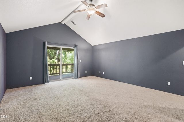 1056 Highlands Drive, Eagle Point, OR 97524
