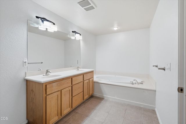 1056 Highlands Drive, Eagle Point, OR 97524