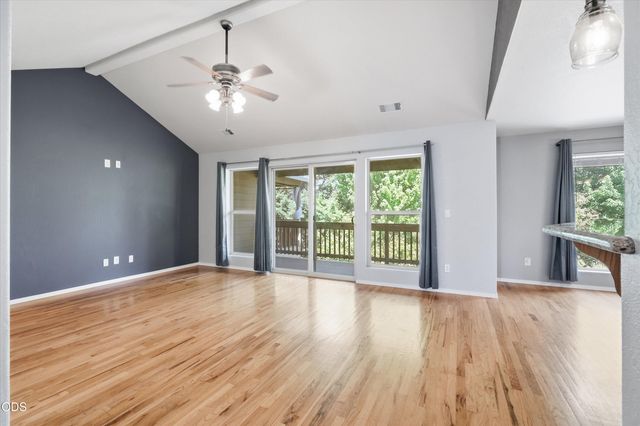1056 Highlands Drive, Eagle Point, OR 97524