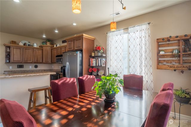 610 Torrey Pines Drive, Moses Lake, WA 98837