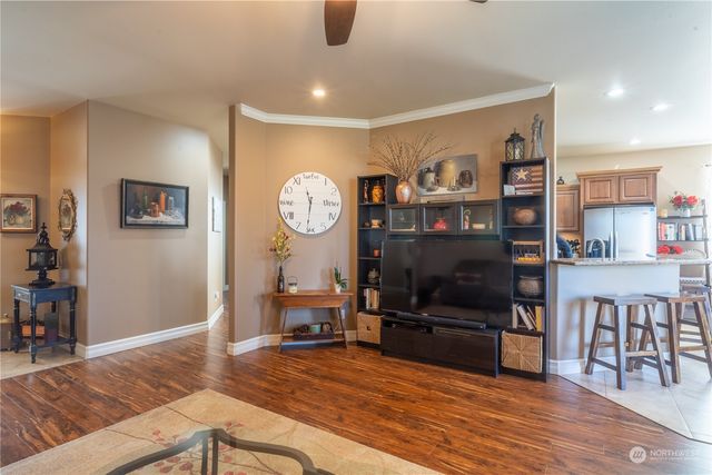 610 Torrey Pines Drive, Moses Lake, WA 98837