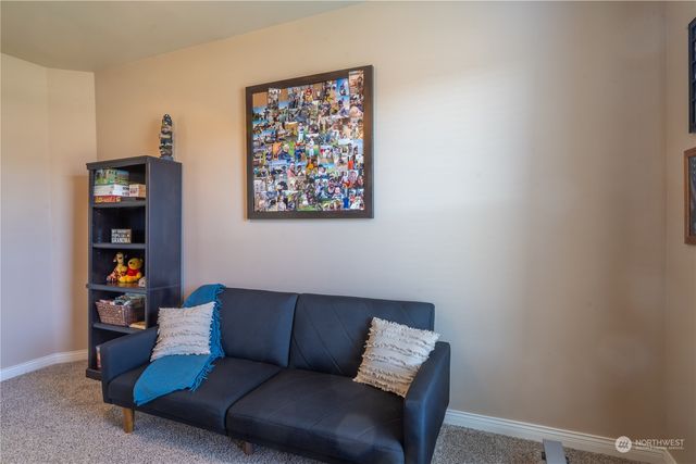 610 Torrey Pines Drive, Moses Lake, WA 98837