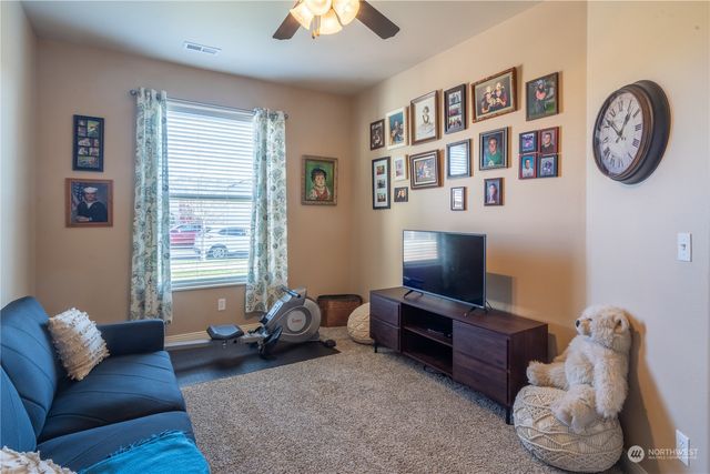 610 Torrey Pines Drive, Moses Lake, WA 98837