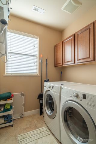 610 Torrey Pines Drive, Moses Lake, WA 98837