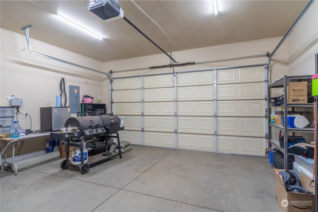 610 Torrey Pines Drive, Moses Lake, WA 98837