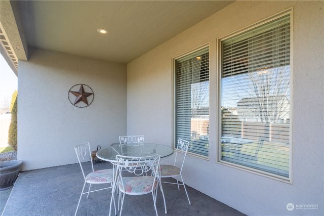 610 Torrey Pines Drive, Moses Lake, WA 98837