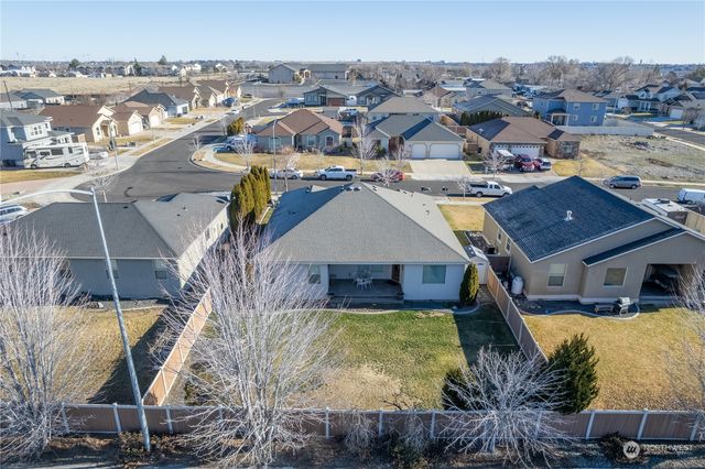 610 Torrey Pines Drive, Moses Lake, WA 98837