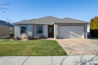610 Torrey Pines Drive, Moses Lake, WA 98837