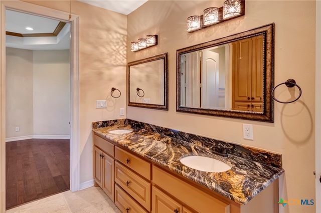 48 Post Oak Run, Inez, TX 77968