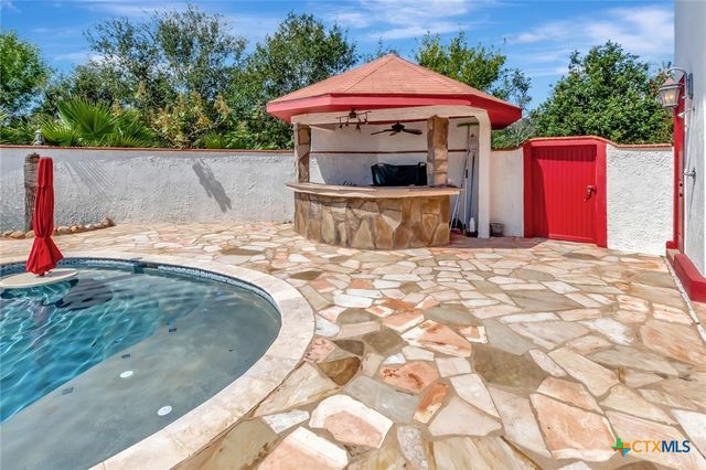 48 Post Oak Run, Inez, TX 77968