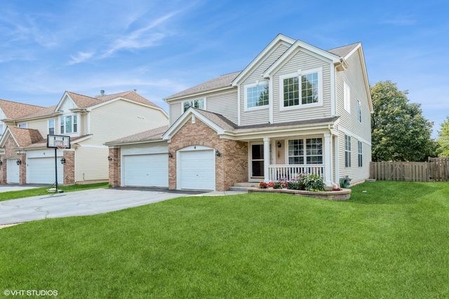 4 LITCHFIELD Court, Lake In The Hills, IL 60156