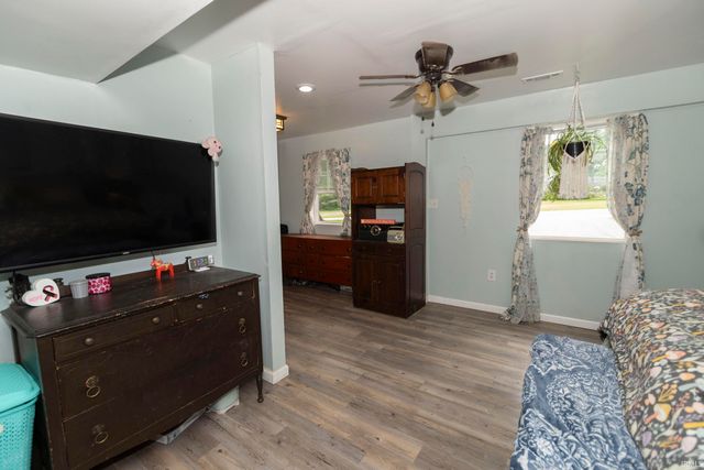 21085 Cabot Avenue, Lakeville, IN 46536