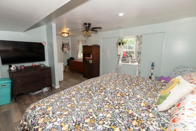 21085 Cabot Avenue, Lakeville, IN 46536