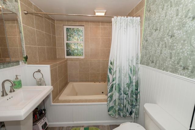 21085 Cabot Avenue, Lakeville, IN 46536
