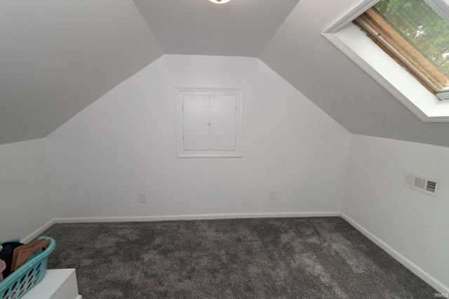 21085 Cabot Avenue, Lakeville, IN 46536