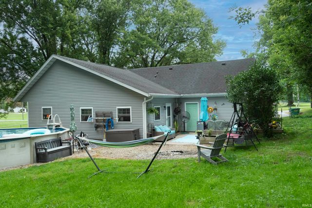 21085 Cabot Avenue, Lakeville, IN 46536