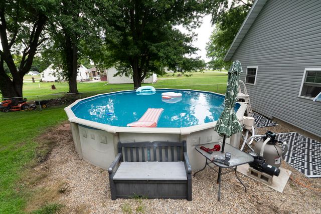 21085 Cabot Avenue, Lakeville, IN 46536