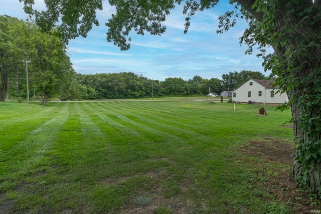 21085 Cabot Avenue, Lakeville, IN 46536