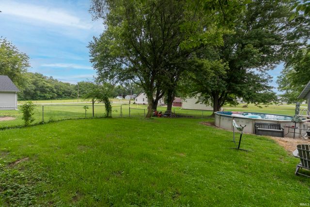 21085 Cabot Avenue, Lakeville, IN 46536