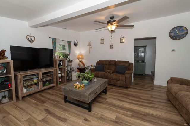 21085 Cabot Avenue, Lakeville, IN 46536