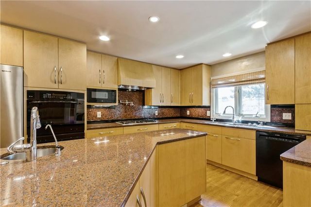 10052 Hemlock Drive, Overland Park, KS 66212