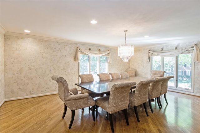 10052 Hemlock Drive, Overland Park, KS 66212