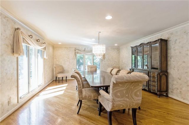 10052 Hemlock Drive, Overland Park, KS 66212