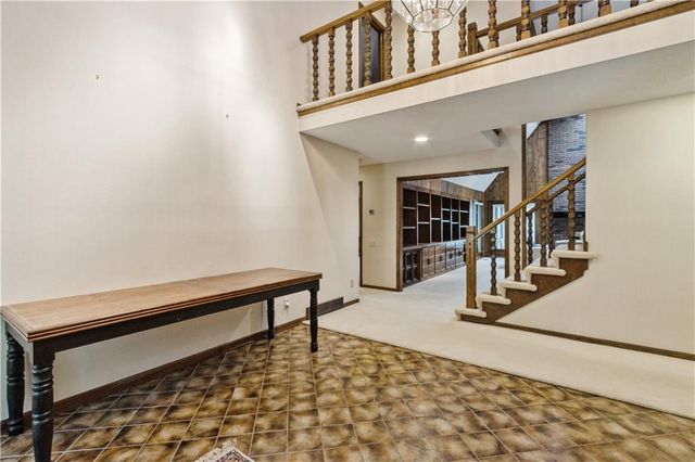 10052 Hemlock Drive, Overland Park, KS 66212