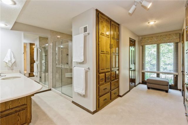 10052 Hemlock Drive, Overland Park, KS 66212