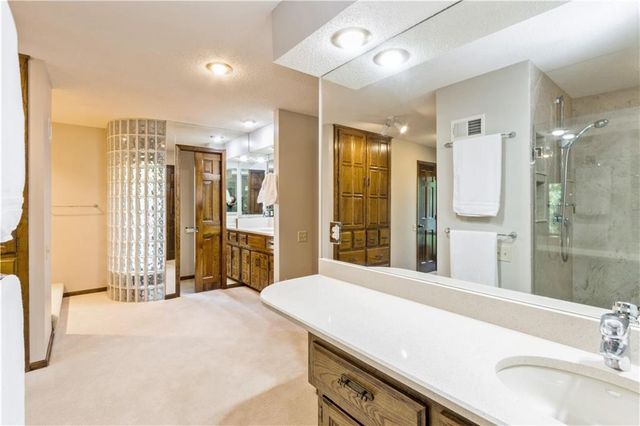 10052 Hemlock Drive, Overland Park, KS 66212