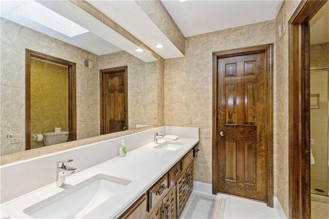 10052 Hemlock Drive, Overland Park, KS 66212