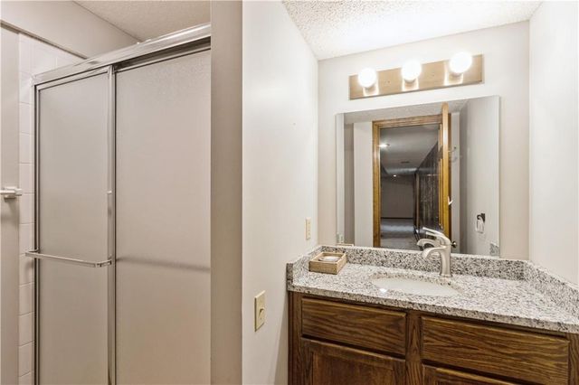 10052 Hemlock Drive, Overland Park, KS 66212