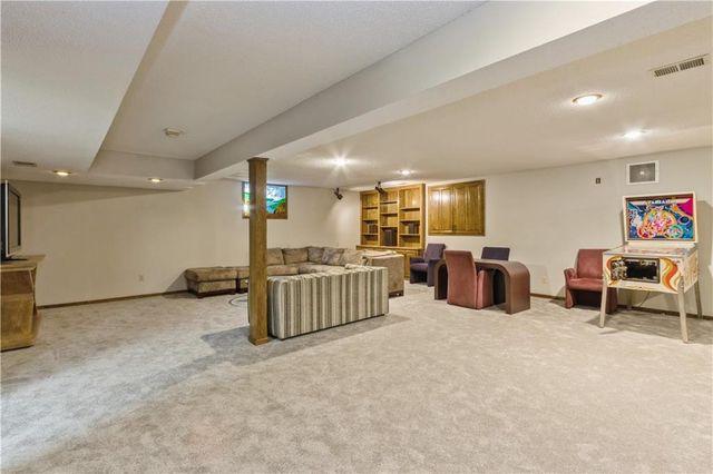 10052 Hemlock Drive, Overland Park, KS 66212