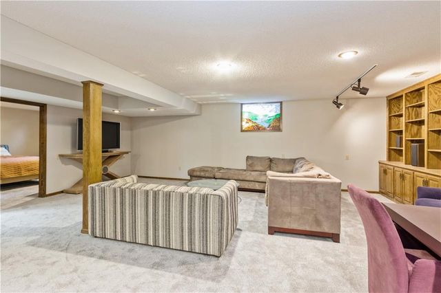 10052 Hemlock Drive, Overland Park, KS 66212